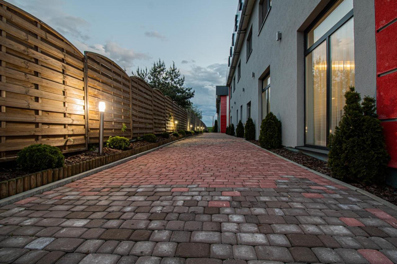 Motel S5 Zbrachlin Bagian luar foto