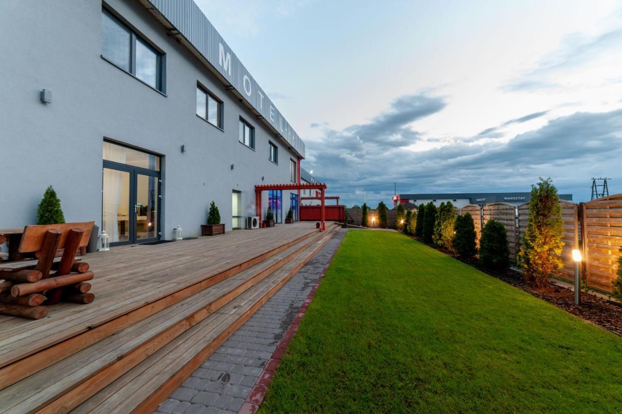 Motel S5 Zbrachlin Bagian luar foto