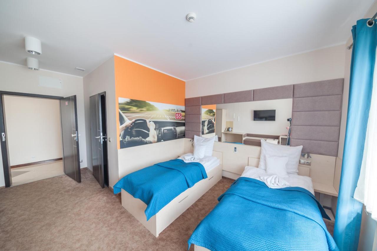 Motel S5 Zbrachlin Bagian luar foto