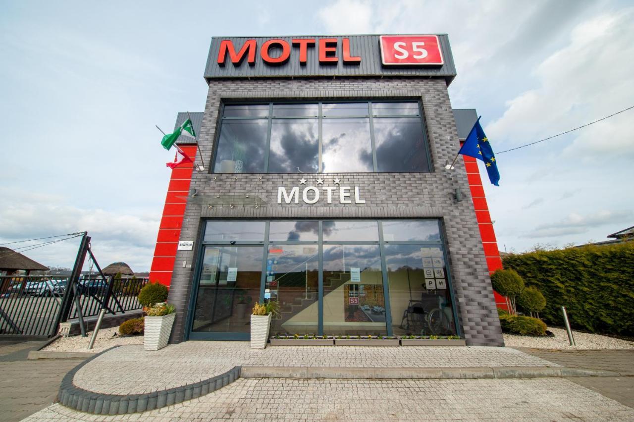 Motel S5 Zbrachlin Bagian luar foto