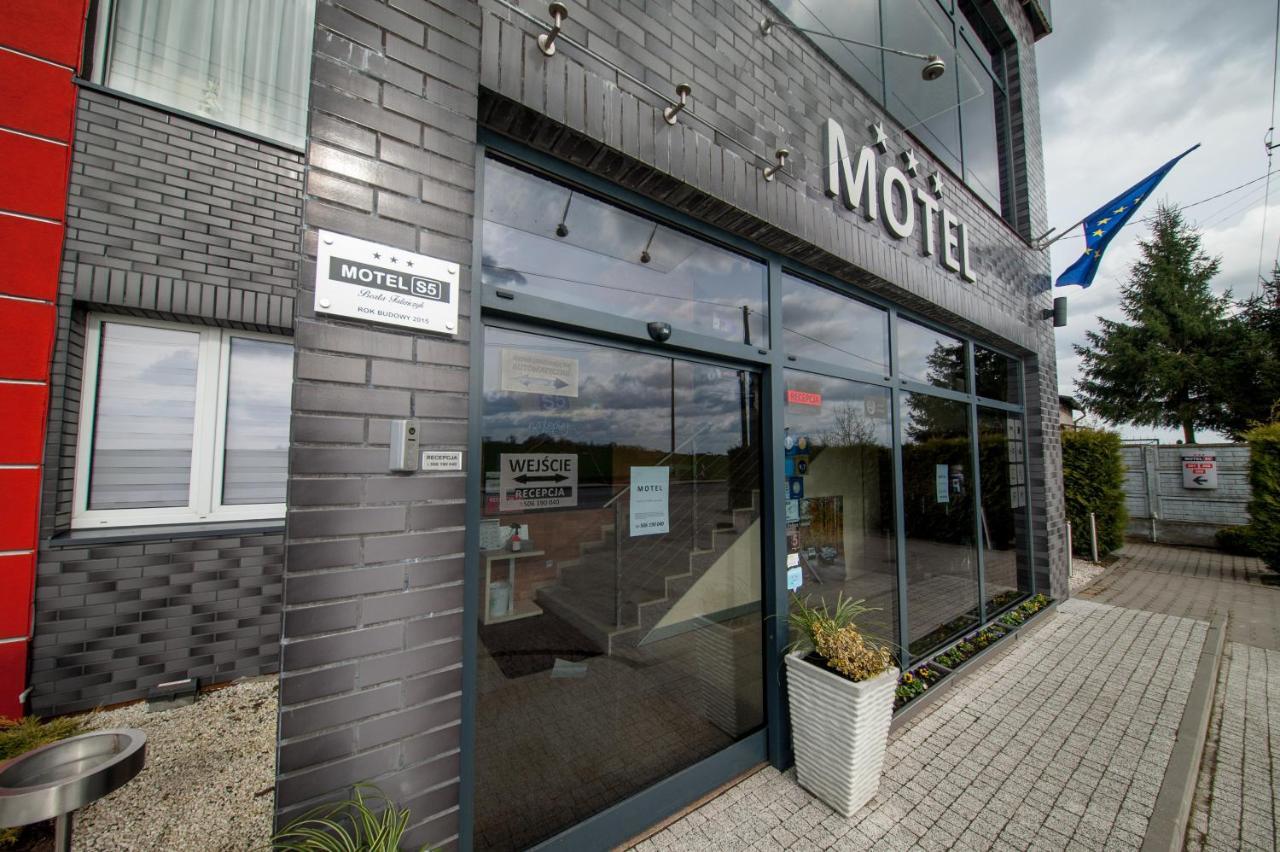 Motel S5 Zbrachlin Bagian luar foto