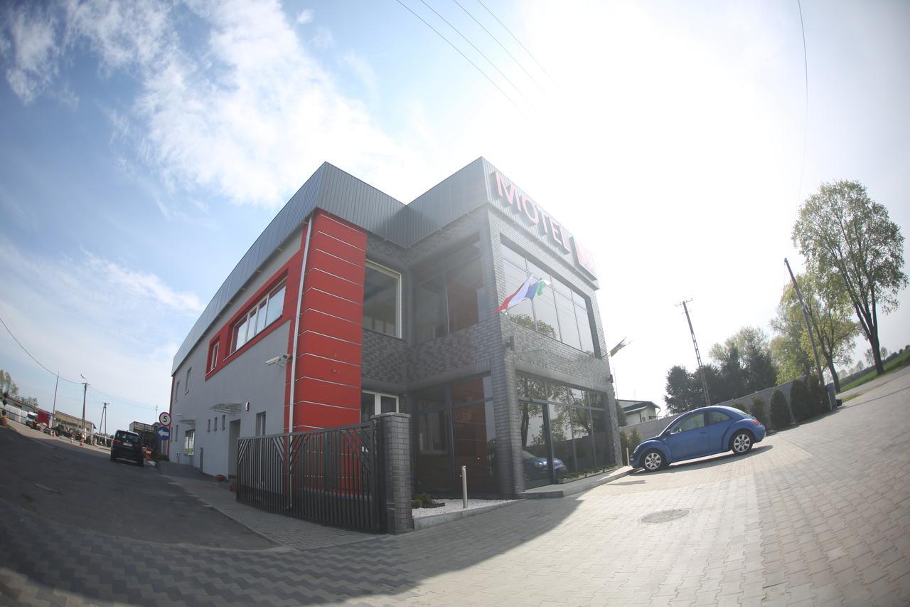 Motel S5 Zbrachlin Bagian luar foto