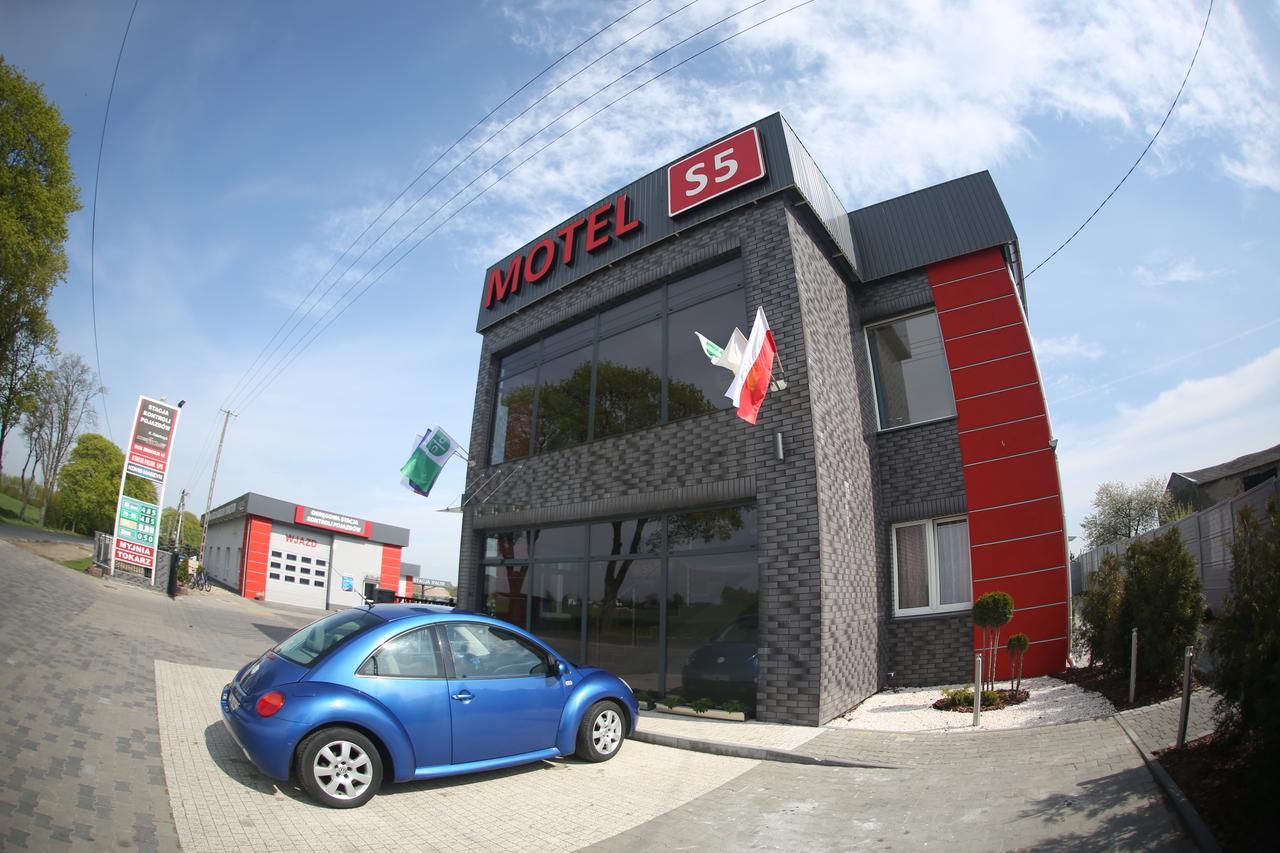 Motel S5 Zbrachlin Bagian luar foto