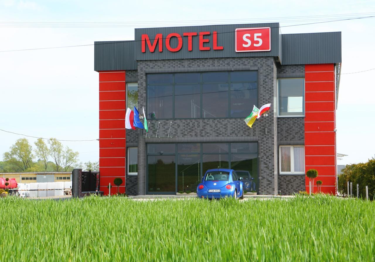 Motel S5 Zbrachlin Bagian luar foto