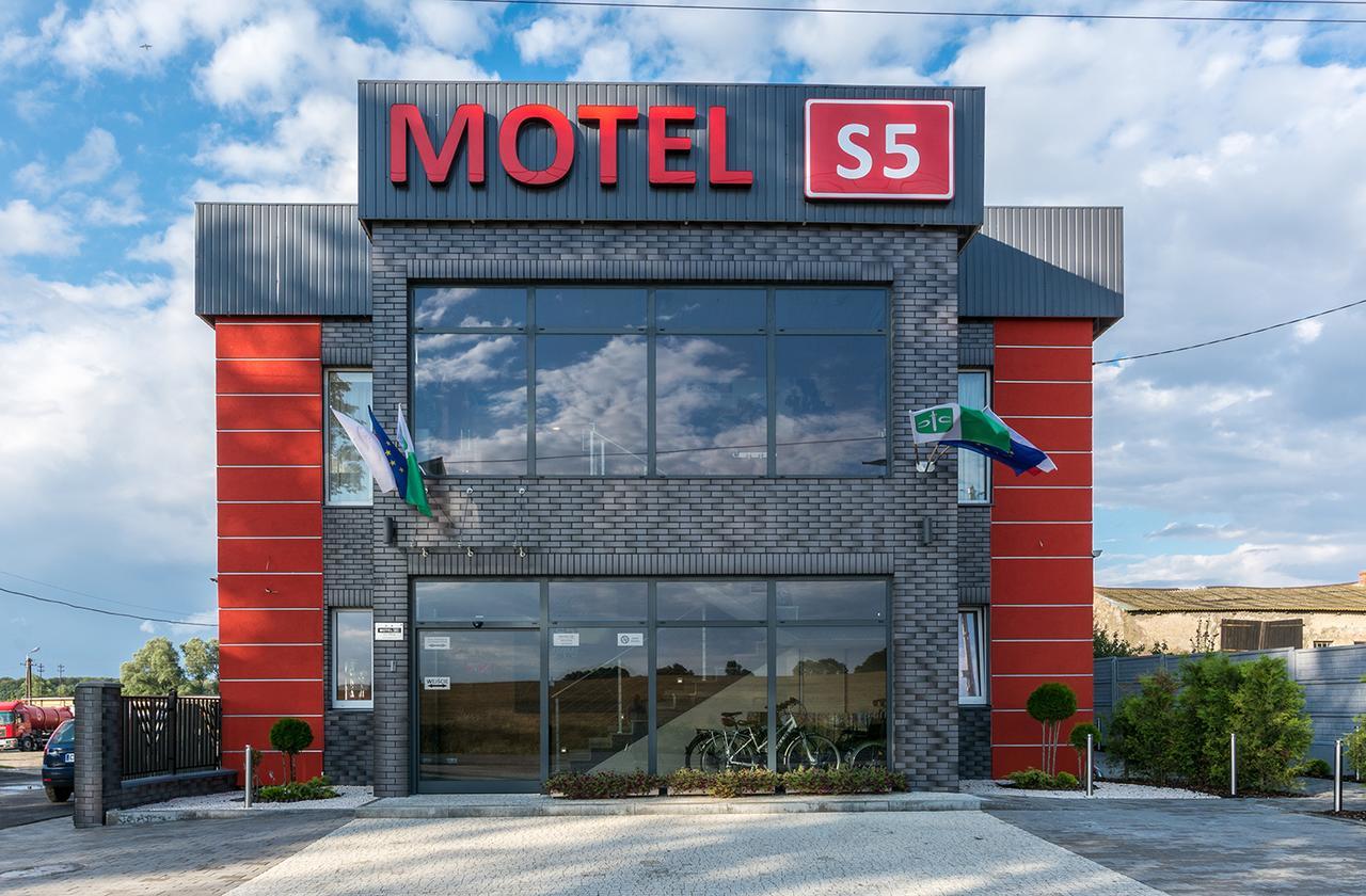 Motel S5 Zbrachlin Bagian luar foto