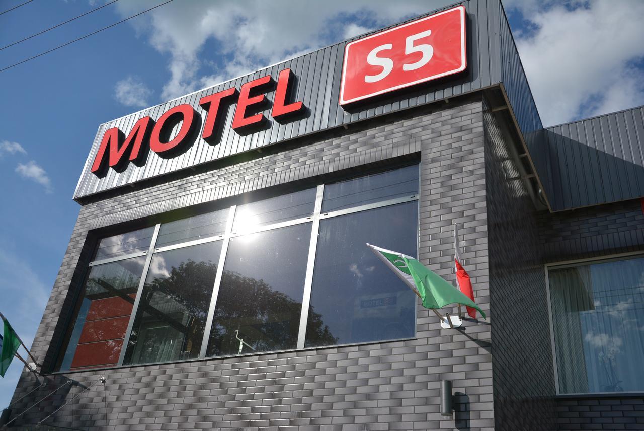 Motel S5 Zbrachlin Bagian luar foto